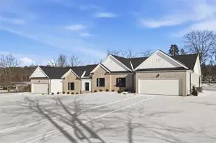 100-102 Huselton Dr, Penn Township, PA 16002 - Photo 2