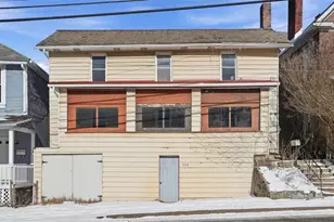 328 W New Castle, Butler, PA 16001 - Photo 1