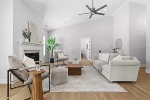 100-102 Huselton Dr, Penn Township, PA 16002 - Photo 6