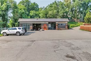 811 Boyd Ave, Pittsburgh, PA 15238 - Photo 2