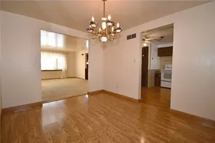 309 Holly Hill Dr, Ross Twp, PA 15237 - Photo 10