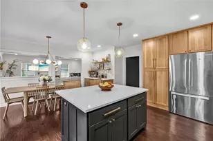 2461 Wedgewood Dr, Pittsburgh, PA 15090 - Photo 10