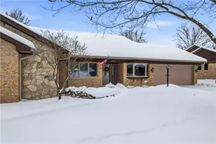 1567 Juniper Ct, Hermitage, PA 16148 - Photo 1