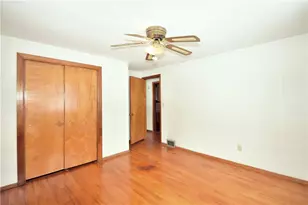1549 Roosevelt Ave, South Park, PA 15129 - Photo 18