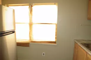 4829 Lougean Ave, Pittsburgh, PA 15207 - Photo 8