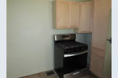 4829 Lougean Ave, Pittsburgh, PA 15207 - Photo 10