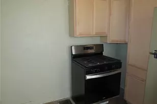 4829 Lougean Ave, Pittsburgh, PA 15207 - Photo 10