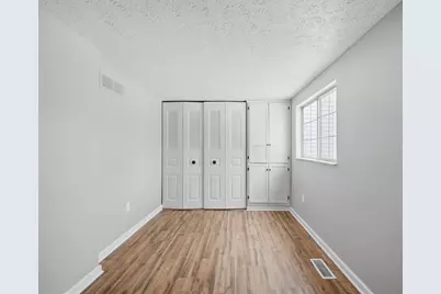 7305 Lafayette Sq, Hopewell Township, PA 15001 - Photo 12