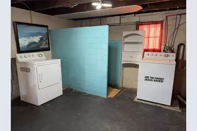 283 Argyle St, Petrolia, PA 16050 - Photo 22