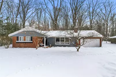 679 Dogwood Ln, Hermitage, PA 16148 - Photo 1