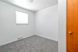 388 Collins Dr, Pittsburgh, PA 15235 - Photo 12