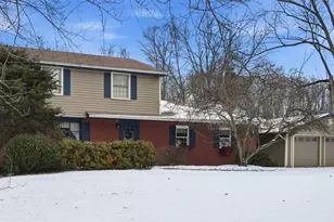 6142 Penn Dr, Penn Township, PA 16002 - Photo 2