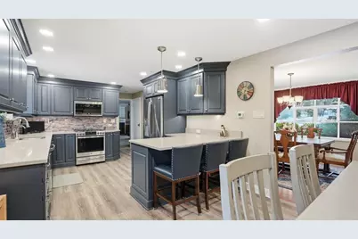 6142 Penn Dr, Penn Township, PA 16002 - Photo 8