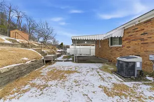 1241 Pleasantvue Dr, Pittsburgh, PA 15227 - Photo 18