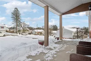 540 Greenfield Ct, Irwin, PA 15642 - Photo 2