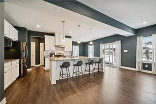 1065 Wedgewood Dr, Penn Twp, PA 15644 - Photo 6