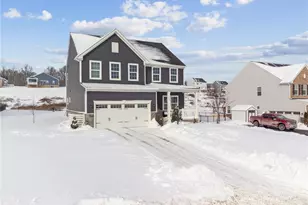 1065 Wedgewood Dr, Penn Twp, PA 15644 - Photo 2