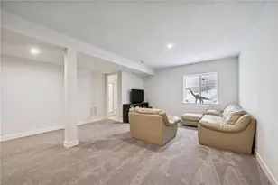 1065 Wedgewood Dr, Penn Twp, PA 15644 - Photo 34