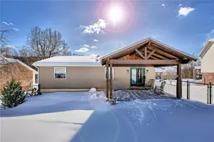 140 Penncrest Dr, White Oak, PA 15131 - Photo 28