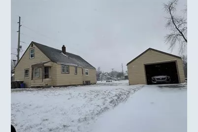 816 Indiana Ave, Farrell, PA 16121 - Photo 2