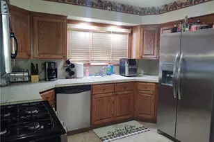 145 College Ave, Hempfield Township, PA 16125 - Photo 4