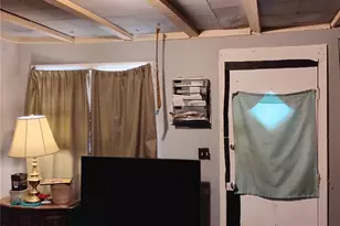 313 Jefferson St, Oil City, PA 16301 - Photo 2