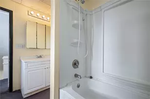 768 Baldwin Ave, Sharon, PA 16146 - Photo 8