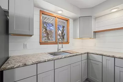 310 Hamilton Ave, Farrell, PA 16121 - Photo 6