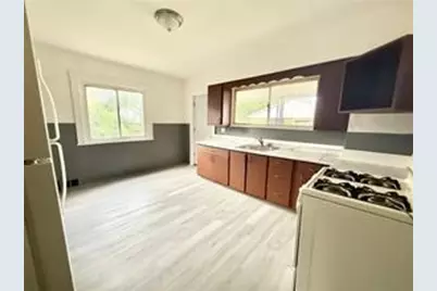 864 Vankirk St, Clairton, PA 15025 - Photo 2