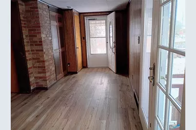 1115 Cascade Dr, West Homestead, PA 15120 - Photo 8