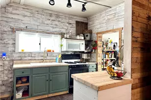 421 W Diamond St, Butler, PA 16001 - Photo 4