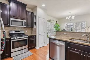 8049 Hinsdale Ln, South Fayette, PA 15057 - Photo 10