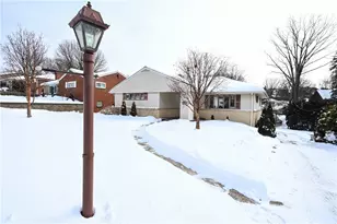 4355 E Barlind Dr, Pittsburgh, PA 15227 - Photo 4