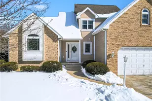 133 Janyce Dr, Hempfield Township, PA 15601 - Photo 2