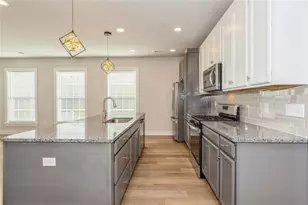 701 Halcyon Ln, Cranberry Township, PA 16066 - Photo 16