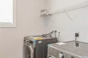 701 Halcyon Ln, Cranberry Township, PA 16066 - Photo 18