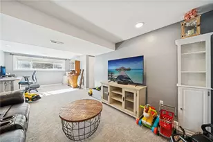 14299 Valley View Dr, North Huntingdon, PA 15131 - Photo 32