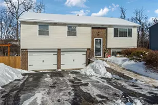 14299 Valley View Dr, North Huntingdon, PA 15131 - Photo 2