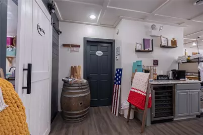 417 S Center Ave, Hempfield Township, PA 15672 - Photo 6