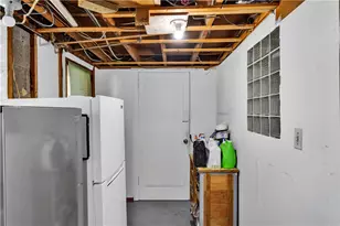 422 Dunbar Dr, Wilkins Township, PA 15235 - Photo 24