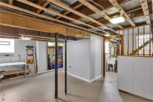 422 Dunbar Dr, Wilkins Township, PA 15235 - Photo 20