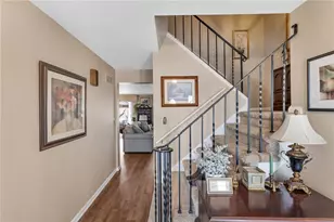 422 Edgetree Ln, Murrysville, PA 15668 - Photo 4