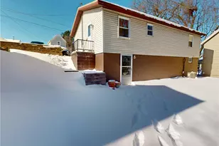 135 Thomas Ave, Butler, PA 16001 - Photo 2