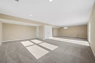 510 Gardenia Dr, Rostraver, PA 15012 - Photo 16