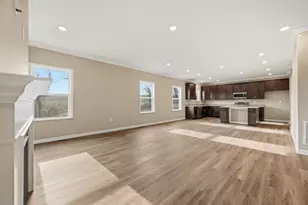 510 Gardenia Dr, Rostraver, PA 15012 - Photo 10