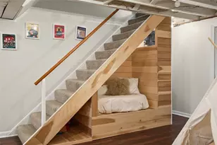 824 Foxland Dr, Pittsburgh, PA 15243 - Photo 34