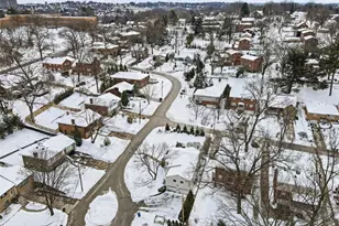 824 Foxland Dr, Pittsburgh, PA 15243 - Photo 44