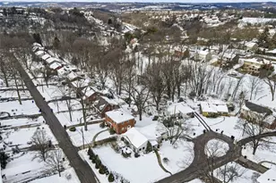 824 Foxland Dr, Pittsburgh, PA 15243 - Photo 42