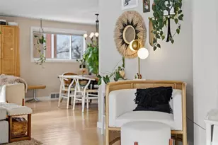 824 Foxland Dr, Pittsburgh, PA 15243 - Photo 10