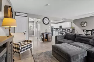 402 Acre Ave, Twp of But NW, PA 16001 - Photo 10